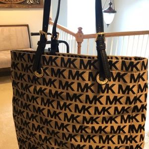 Michael Kors Signature Tote Bag